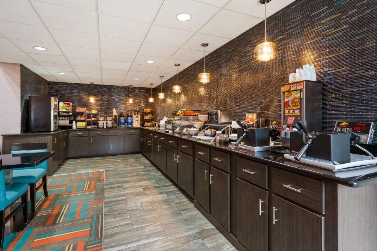 פרי Best Western Bradbury Inn & Suites מראה חיצוני תמונה