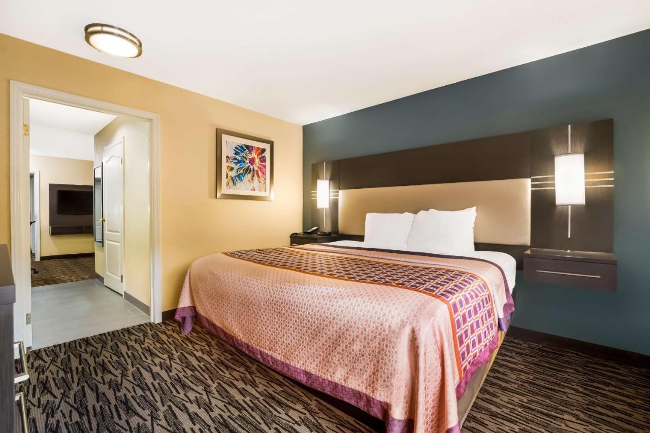 פרי Best Western Bradbury Inn & Suites מראה חיצוני תמונה